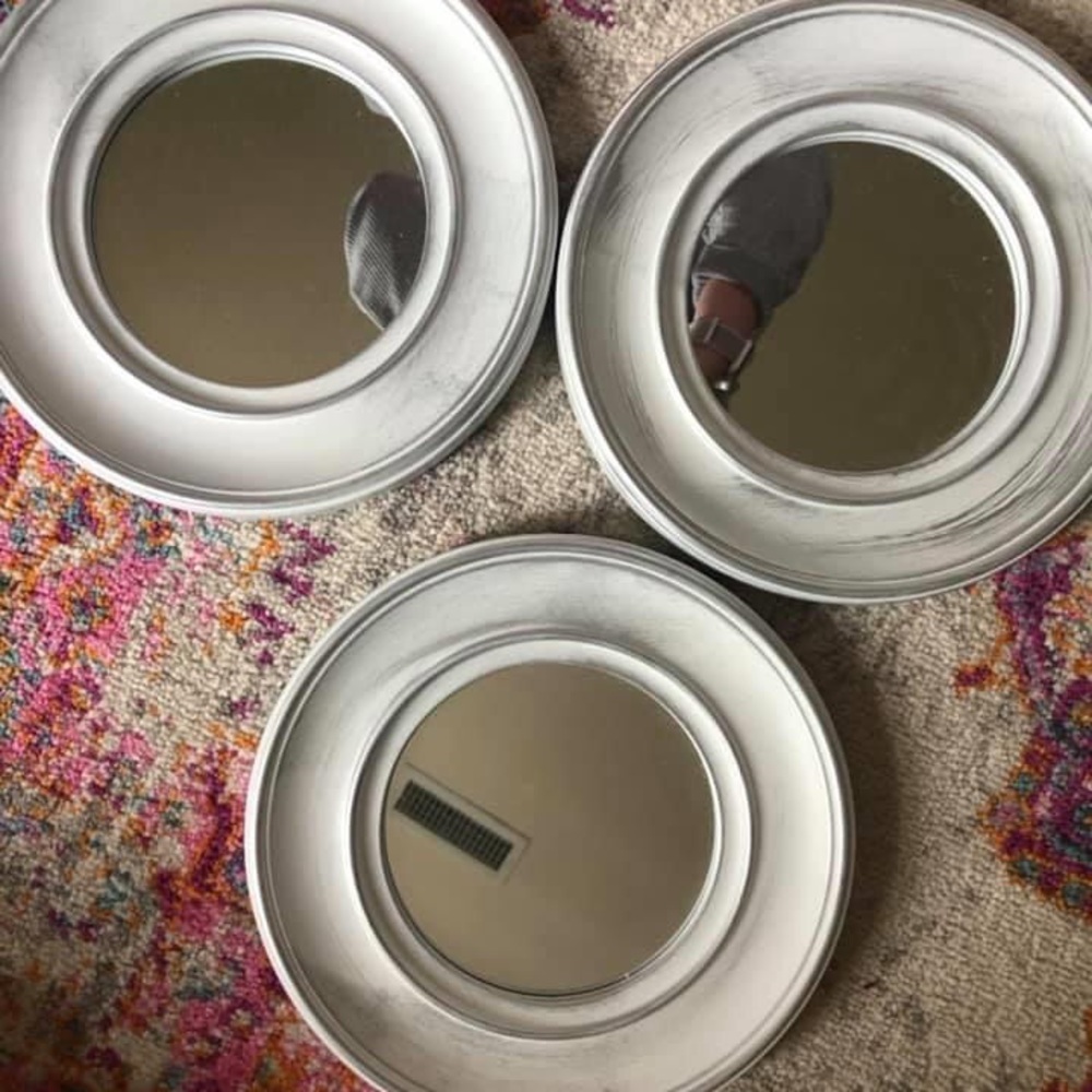 White mirror set